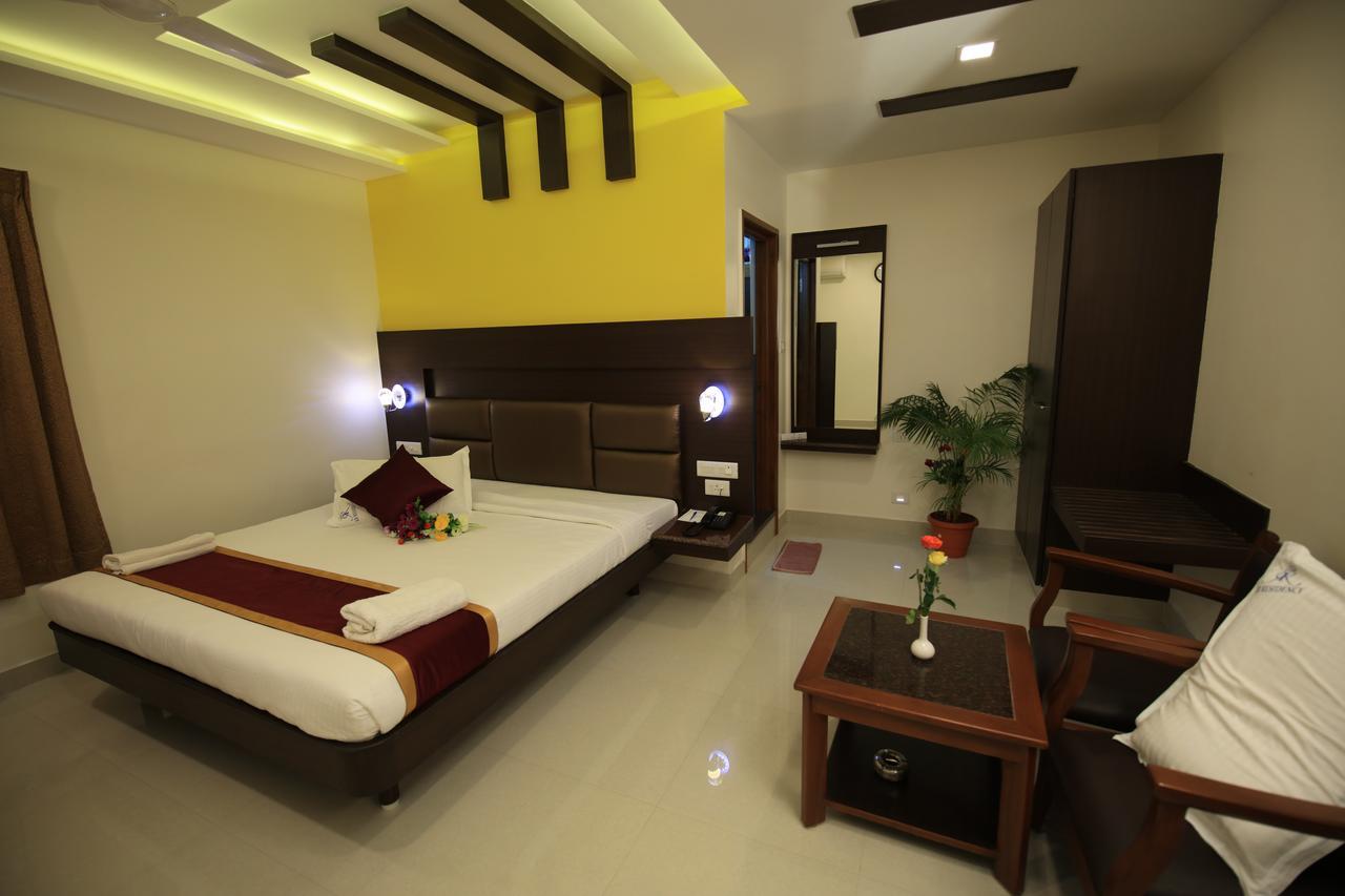Kr Residency Hotel Kānādukāttān Екстериор снимка