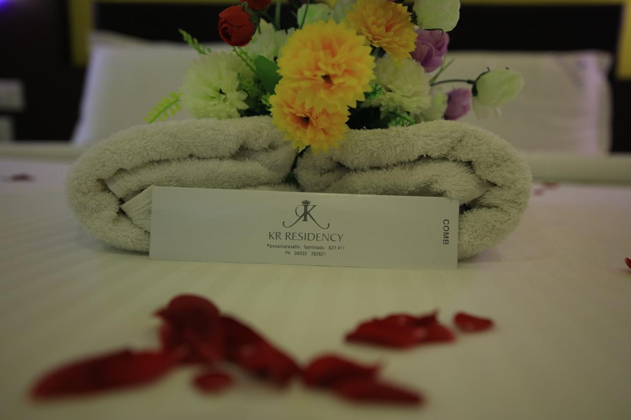 Kr Residency Hotel Kānādukāttān Екстериор снимка